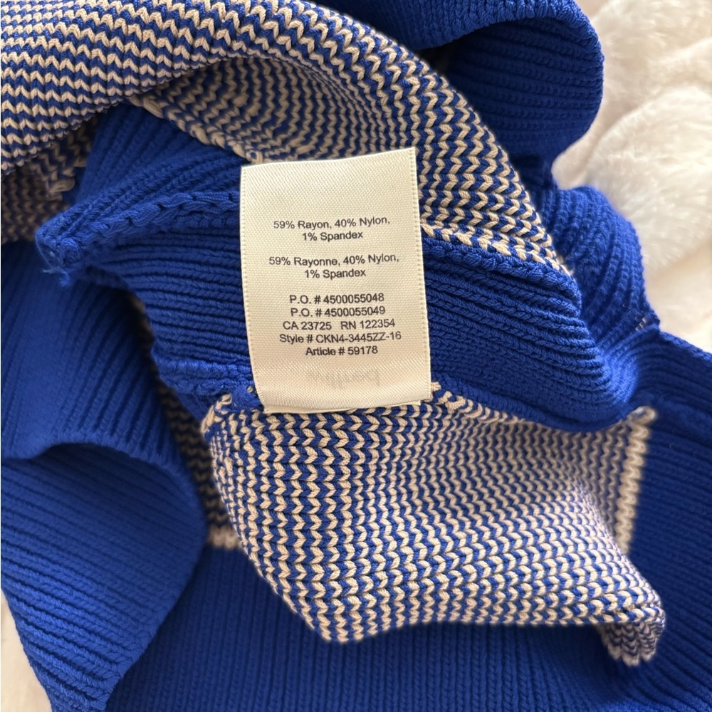 Wilfred Royal Blue and Cream Knit Top Sz medium - Picture 7 of 7